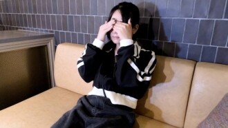 FC2-PPV-4798066 [Amateur first time shooting] Sakura (18) A cute amateur who has never even had a blowjob before. This is a video from a different angle of the first time she was filmed. She was nervous, but when I touched her body, she came instantly. Th